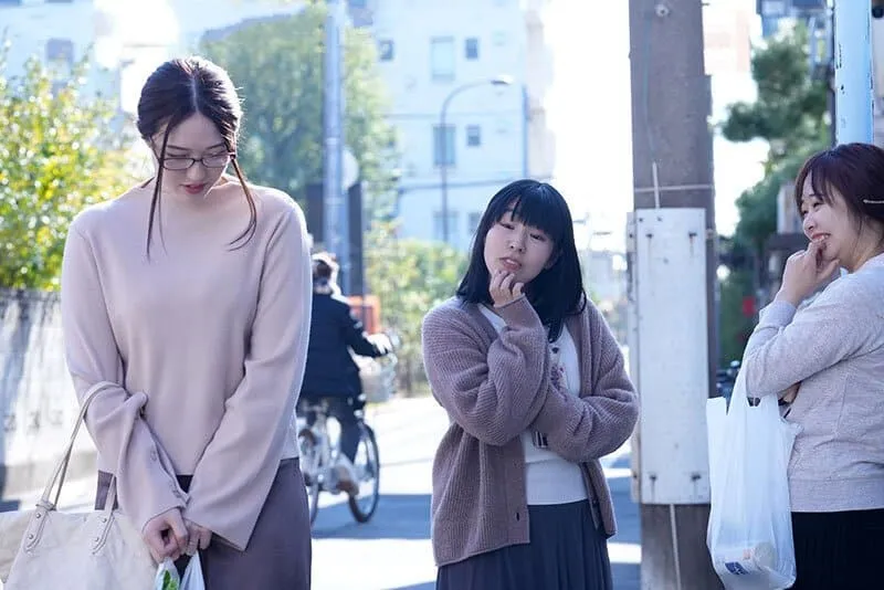 Trả thù mấy mụ cạnh nhà thường xuyên nói xấu bằng cách “cướp người chồng ả ta”