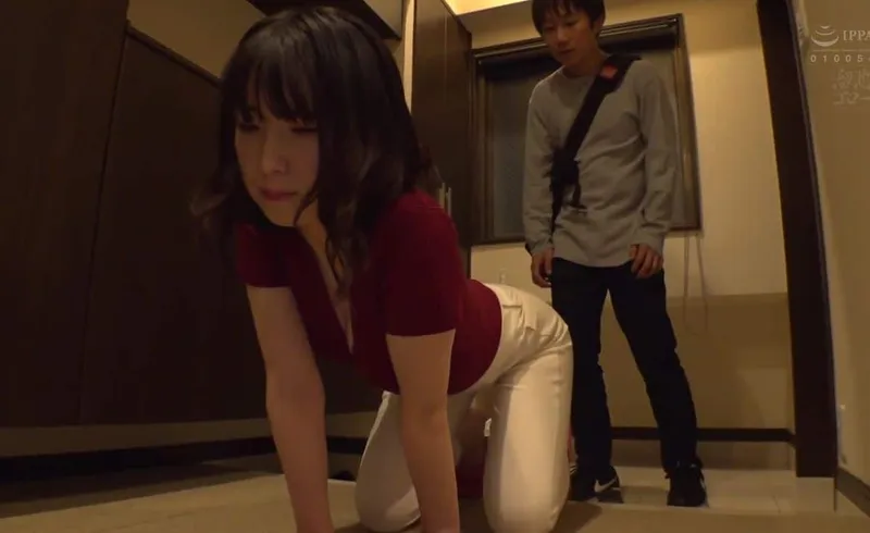 Cô nàng nhà bên thiếu thốn và cậu học sinh may mắn cạnh bên